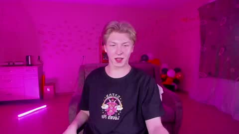 Snapshot of themikesever chatting on January 12, 2025, 4:40 pm Sever online show from January 12, 2025, 4:40 pm