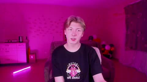 Snapshot of themikesever chatting on January 12, 2025, 7:42 pm Sever online show from January 12, 2025, 7:42 pm