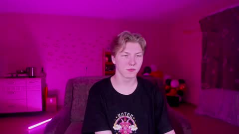 Snapshot of themikesever chatting on January 16, 2025, 9:19 pm Sever online show from January 16, 2025, 9:19 pm