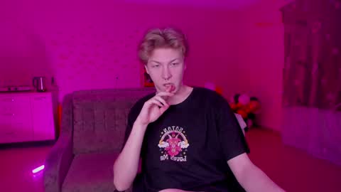 Snapshot of themikesever chatting on January 28, 2025, 8:36 pm Sever online show from January 28, 2025, 8:36 pm