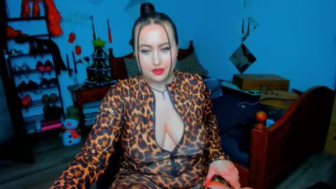 thenaughtygf online show from December 17, 2025, 11:00 pm