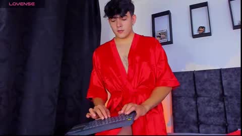 theo_nox online show from October 18, 2025, 11:55 am