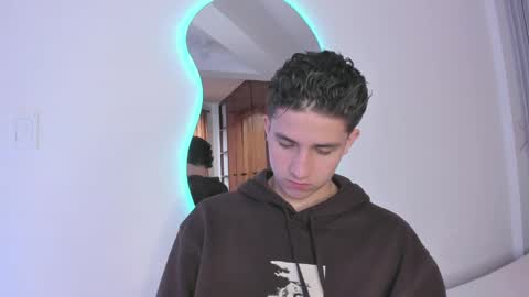 Snapshot of theohawke_ chatting on December 29, 2024, 2:00 pm THEO- MATEO online show from December 29, 2024, 2:00 pm