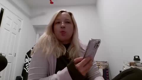 Olivia Nyx online show from November 13, 2025, 4:00 am