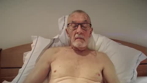 theowlandthe online show from December 4, 2025, 4:38 pm