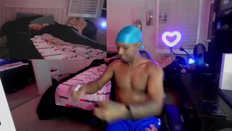 Snapshot of thepluglove chatting on November 18, 2025, 10:41 am The Plug Love Friends online show from November 18, 2025, 10:41 am