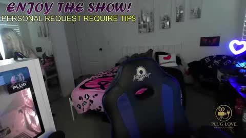 The Plug Love  Friends online show from December 21, 2025, 6:37 pm