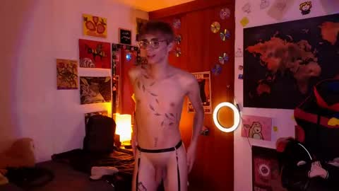 Matt independent model  online show from April 16, 2026, 9:39 pm