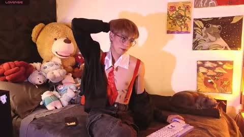 Matt independent model  online show from April 18, 2026, 8:42 pm