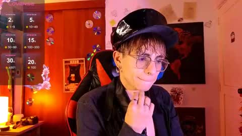 Matt independent model  online show from April 22, 2026, 8:43 pm