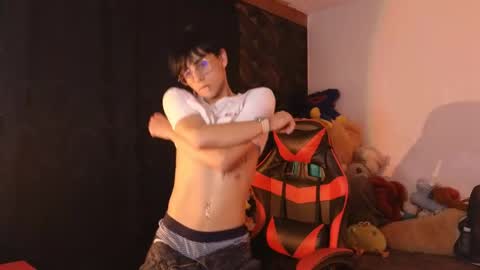 Matt independent model  online show from May 11, 2026, 9:34 pm