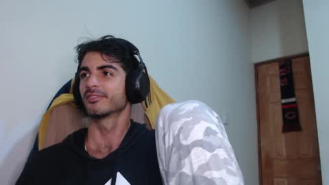 Santiago Enrique online show from April 23, 2026, 3:52 am