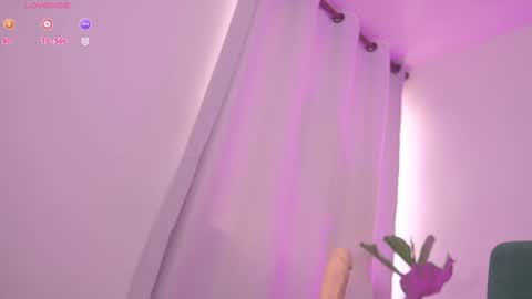 Snapshot of therealpeach_ chatting on December 14, 2024, 2:21 pm    online show from December 14, 2024, 2:21 pm