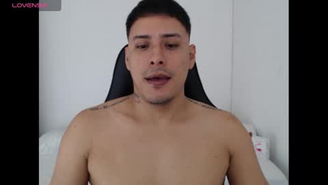 Snapshot of therokalejandro chatting on January 27, 2025, 1:19 pm ALEJANDRO online show from January 27, 2025, 1:19 pm