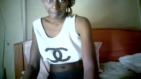 Snapshot of therry_heart chatting on July 14, 2026, 7:35 am hearty online show from July 14, 2026, 7:35 am