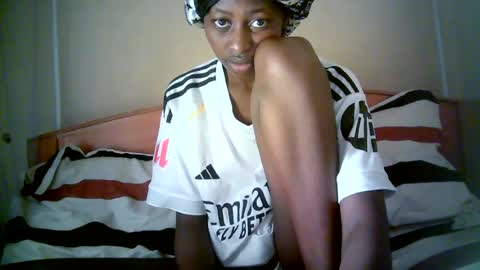 Snapshot of therry_heart chatting on July 14, 2026, 6:02 pm hearty online show from July 14, 2026, 6:02 pm