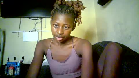 Snapshot of therry_heart chatting on July 26, 2026, 8:43 am hearty online show from July 26, 2026, 8:43 am