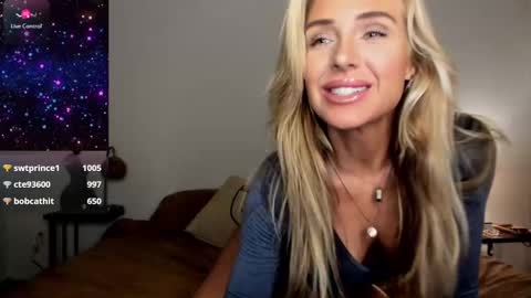 Selina Kyle online show from October 3, 2025, 12:07 am