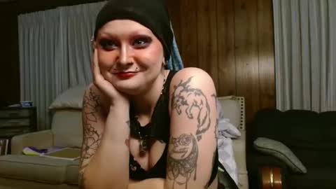 Siren of the Fae online show from April 14, 2026, 12:38 am