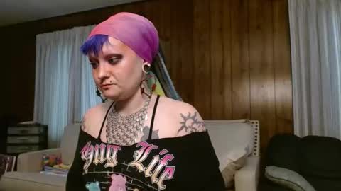 Siren of the Fae online show from April 15, 2026, 7:58 pm