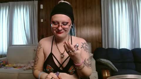 Siren of the Fae online show from April 17, 2026, 7:17 pm