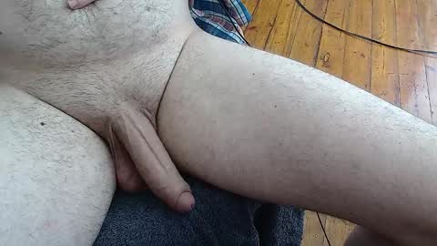 Snapshot of thesneakysqueeker chatting on February 1, 2026, 12:04 pm Peter online show from February 1, 2026, 12:04 pm