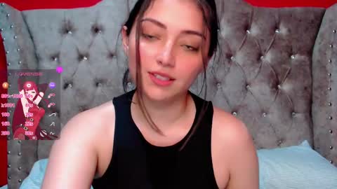 Snapshot of thesweethari chatting on February 14, 2025, 5:51 am I dont do real meetings My bio online show from February 14, 2025, 5:51 am