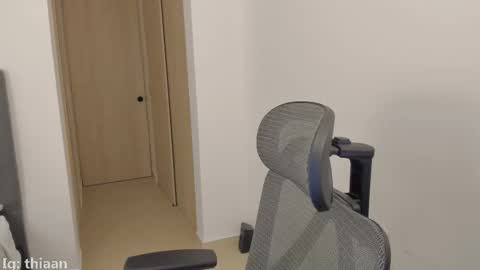 thiaan__ online show from November 8, 2025, 11:14 pm