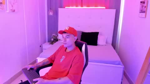 Snapshot of thiago_2003_ chatting on April 12, 2026, 1:27 pm Thiago online show from April 12, 2026, 1:27 pm