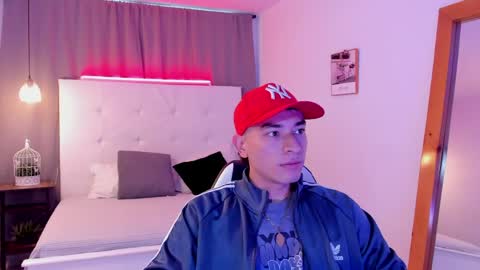 Snapshot of thiago_2003_ chatting on April 23, 2026, 12:29 pm Thiago online show from April 23, 2026, 12:29 pm