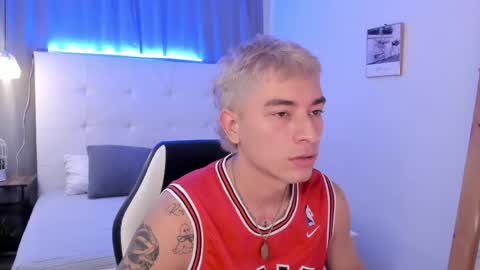 Snapshot of thiago_2003_ chatting on April 25, 2026, 12:19 pm Thiago online show from April 25, 2026, 12:19 pm