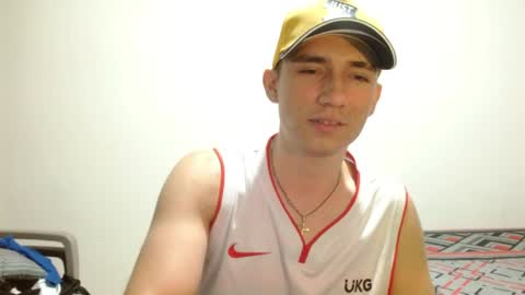 thiago_deseo69 online show from April 16, 2026, 2:23 am