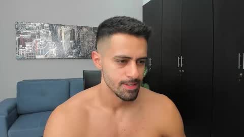 thiago_driussi online show from October 13, 2025, 10:32 pm