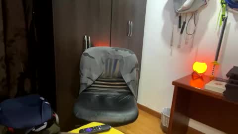 thiago_happy online show from April 24, 2026, 5:43 am