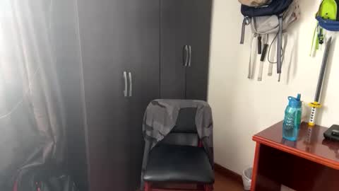 thiago_happy online show from May 5, 2026, 6:05 pm