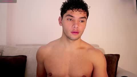 Snapshot of thiago_l chatting on February 17, 2025, 2:37 pm Just Thiago online show from February 17, 2025, 2:37 pm