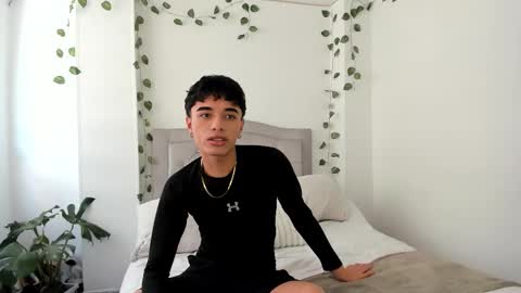 thiago_n_sam online show from January 17, 2026, 7:50 pm