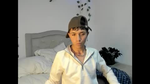 thiago_n_sam online show from February 3, 2026, 11:21 pm