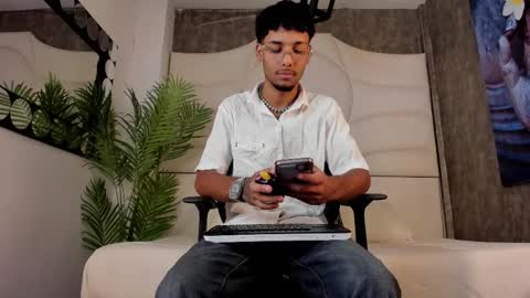 Snapshot of thiagoferreti_ chatting on October 11, 2025, 3:28 am ThiagoFerreti online show from October 11, 2025, 3:28 am