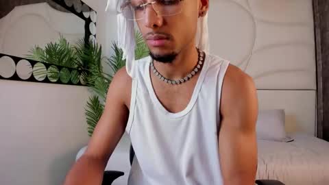 Snapshot of thiagoferreti_ chatting on October 15, 2025, 3:39 am ThiagoFerreti online show from October 15, 2025, 3:39 am