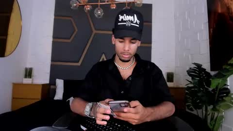 ThiagoFerreti online show from November 4, 2025, 7:24 pm