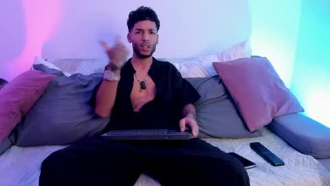 Snapshot of thiagoferreti_ chatting on June 8, 2026, 3:18 am ThiagoFerreti online show from June 8, 2026, 3:18 am