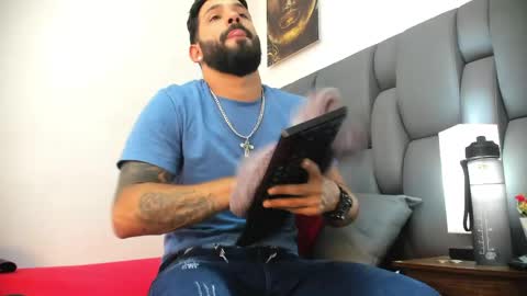 Thia Gomez online show from April 7, 2026, 7:14 pm