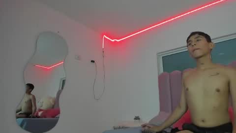 Snapshot of thiagoo_twin chatting on May 21, 2026, 7:10 pm thiagoo_twin online show from May 21, 2026, 7:10 pm