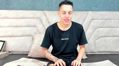 Snapshot of thiagos19 chatting on January 23, 2025, 8:02 pm Thiago online show from January 23, 2025, 8:02 pm