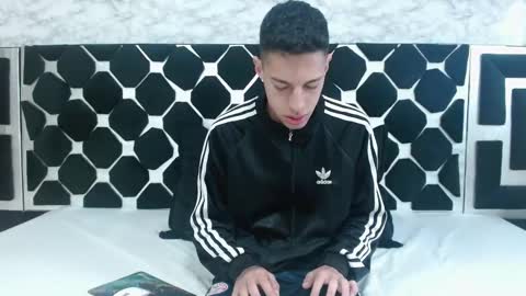 Snapshot of thiagos19 chatting on February 12, 2025, 10:04 pm Thiago online show from February 12, 2025, 10:04 pm