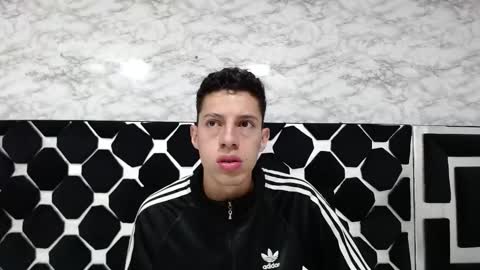 Snapshot of thiagos19 chatting on March 8, 2025, 12:11 am Thiago online show from March 8, 2025, 12:11 am