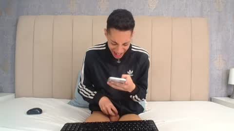 Snapshot of thiagos19 chatting on June 10, 2026, 1:10 pm Thiago online show from June 10, 2026, 1:10 pm