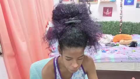 thiana_horny online show from July 7, 2026, 2:43 pm