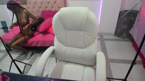 thianahorny online show from October 27, 2025, 12:53 pm